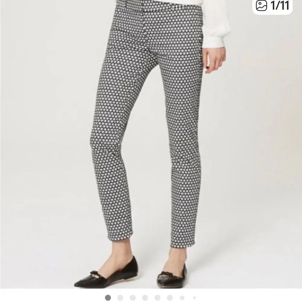 Ann Taylor LOFT Black and White Marisa Skinny Geometric Trouser Pants. No flaws.